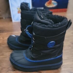 Totes - Size 11 - Kids Black and Blue Winter Boots, Warm Faux Fur Lined, Worn x1
